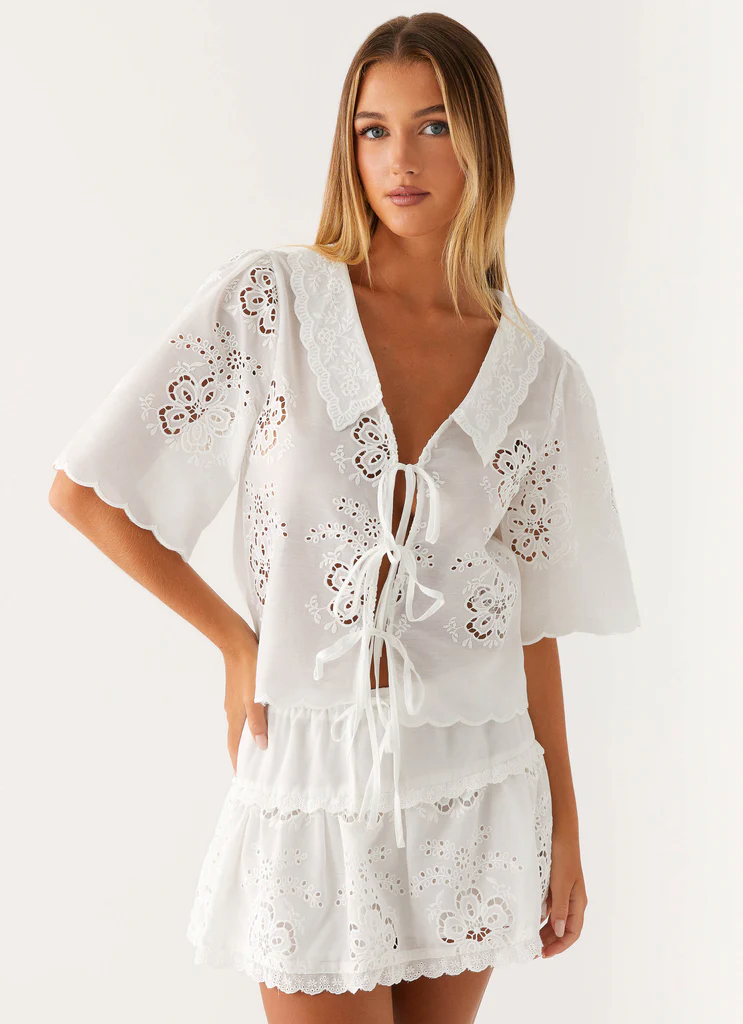 Top ricamato Summer Escape - Bianco