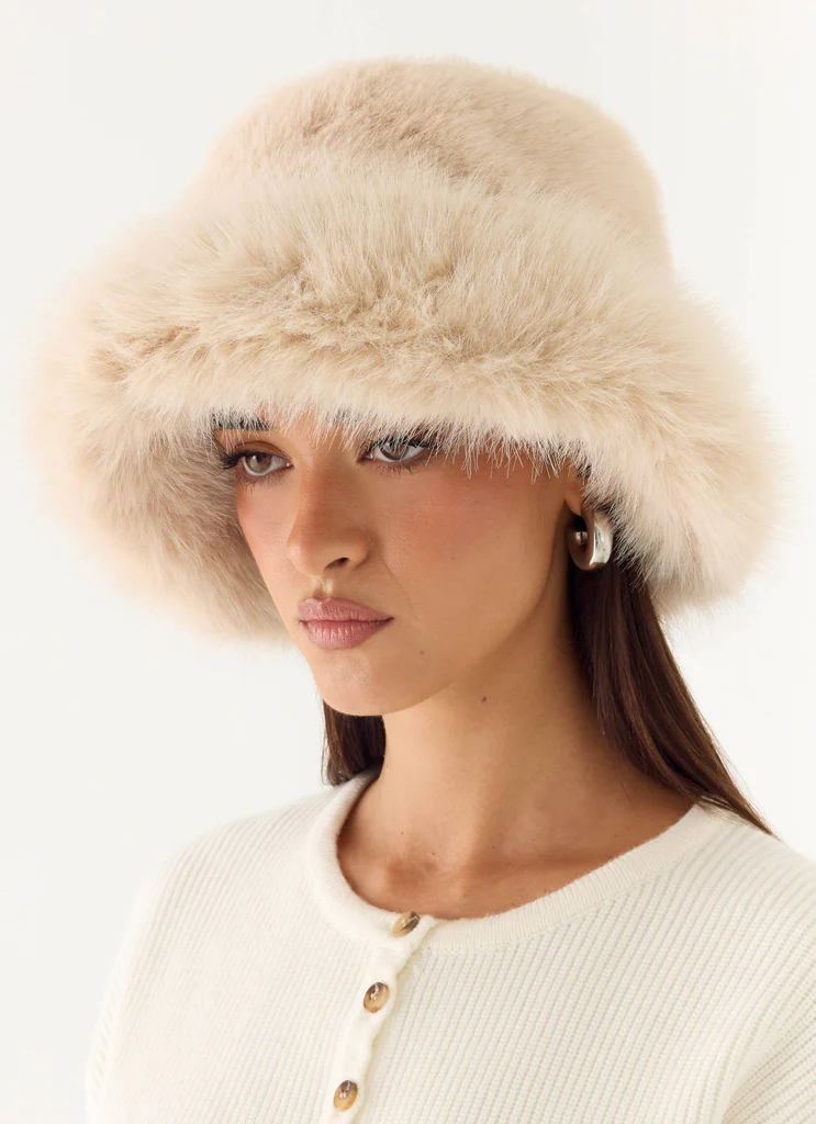 Cappello in Pelliccia Finta December Bliss - Avorio