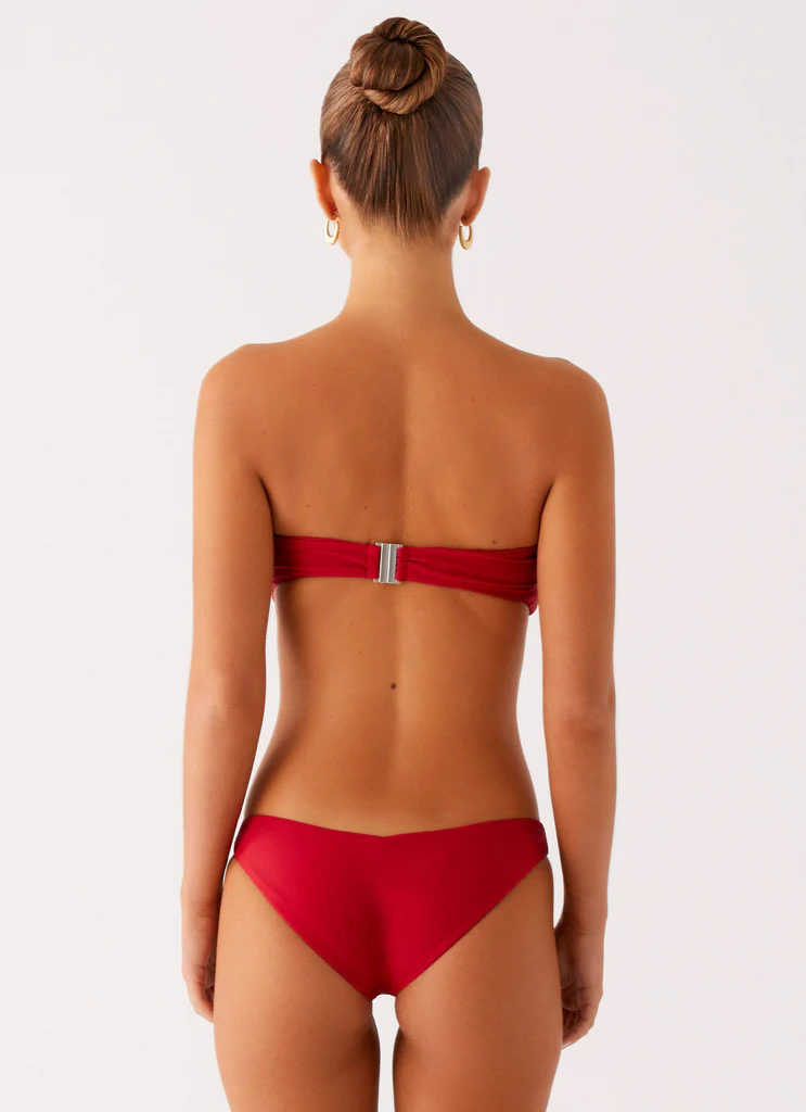 Bottoms per Bikini Delta - Rosso Scuro