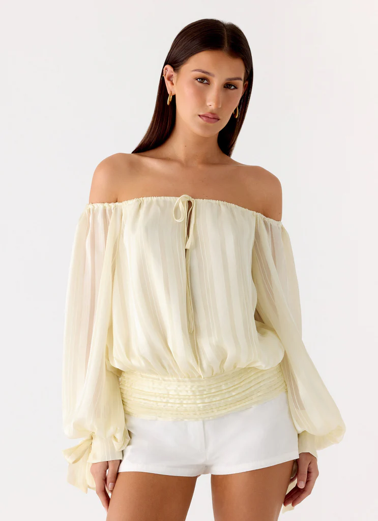 Top a Maniche Lunghe con Scollatura Scolpita e Colore Giallo - Cocco