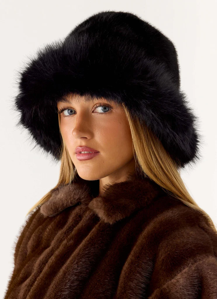 Cappello in Pelliccia Finta December Bliss - Nero