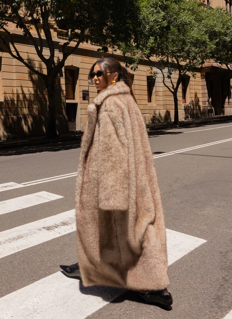 Kamil Impermeabile Maxi in Pelliccia Finta - Beige Toscana